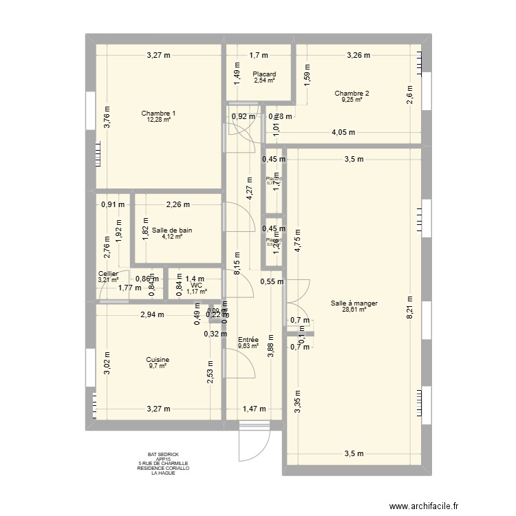 BAT SEDRICK APP15. Plan de 12 pièces et 82 m2