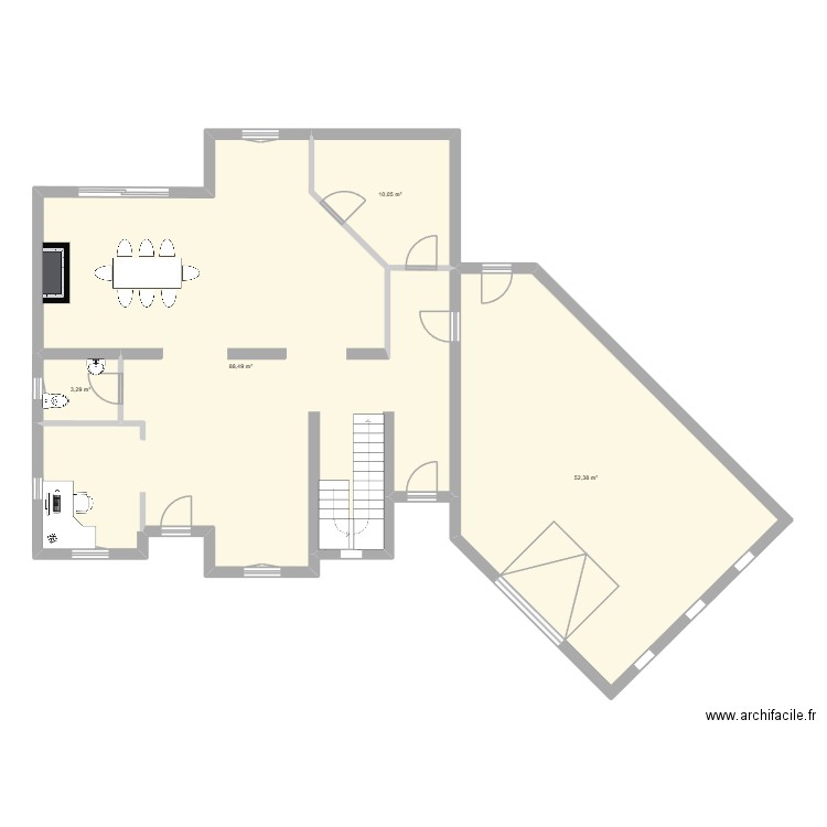 Maison potentiel. Plan de 4 pièces et 154 m2