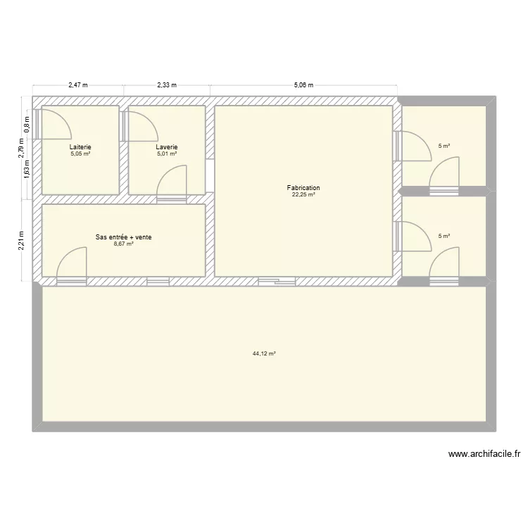 Maison. Plan de 7 pièces et 95 m²