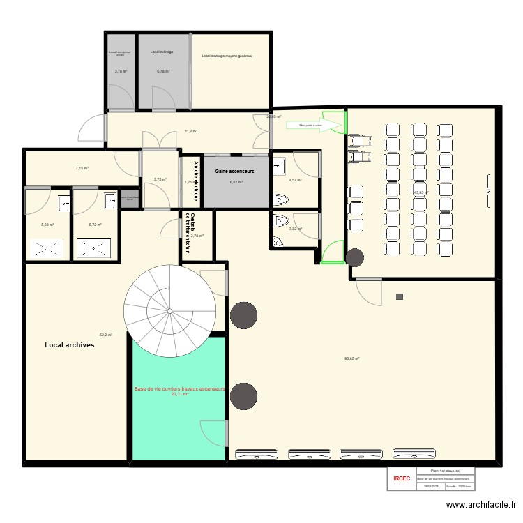 Travaux ascenseur. Plan de 18 pièces et 293 m2