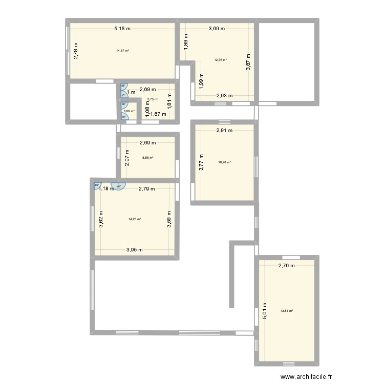 MAMAN. Plan de 8 pièces et 76 m2