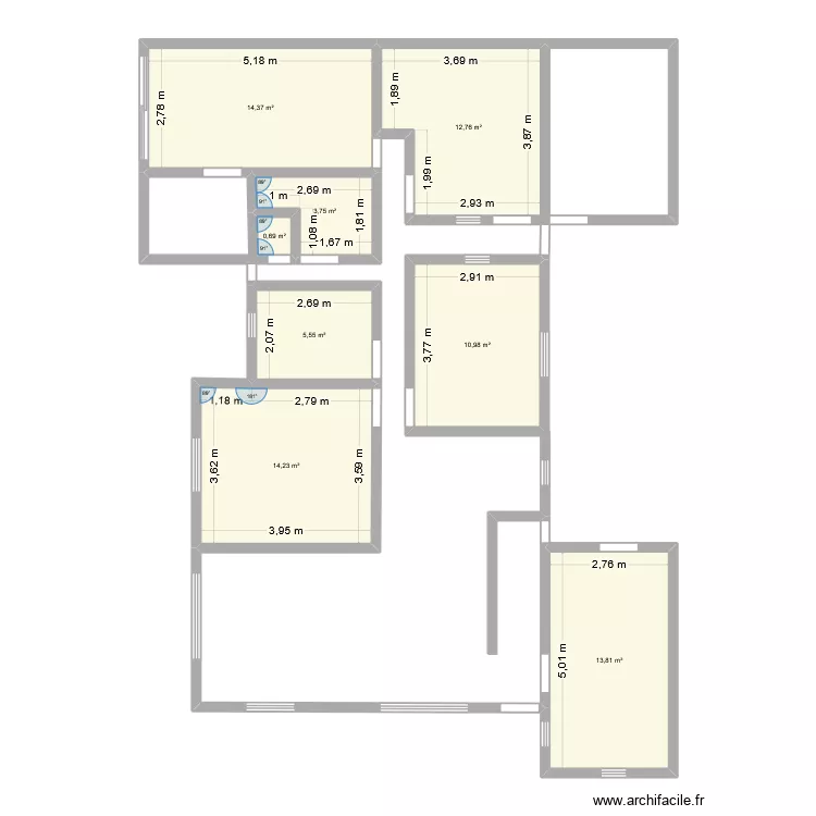 MAMAN. Plan de 8 pièces et 76 m²