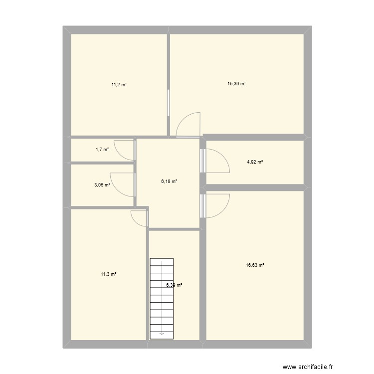 Léon RDC. Plan de 9 pièces et 77 m2