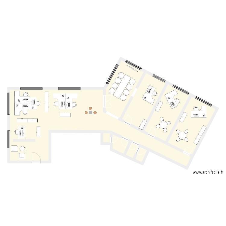 Bureaux Htc. Plan de 9 pièces et 157 m2