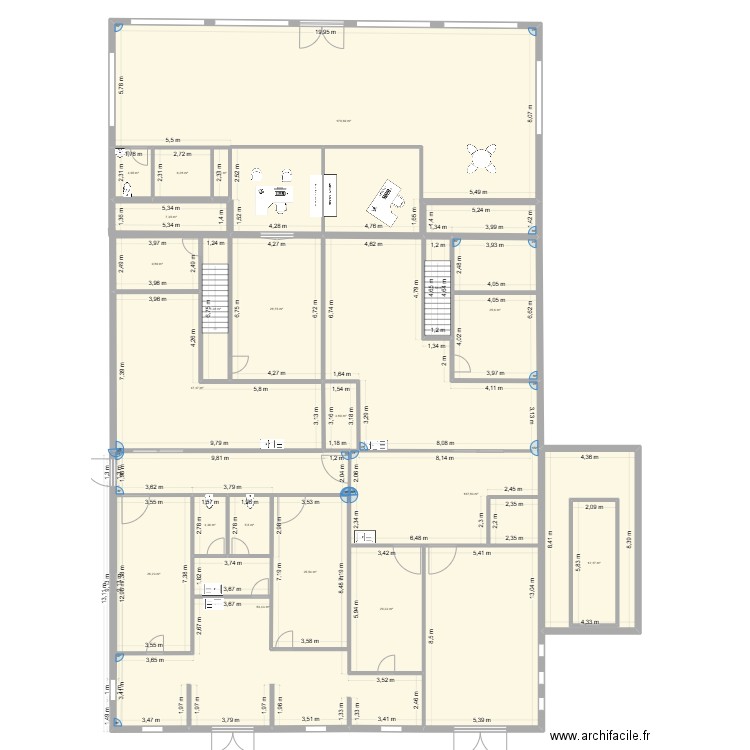 fune. Plan de 20 pièces et 708 m2