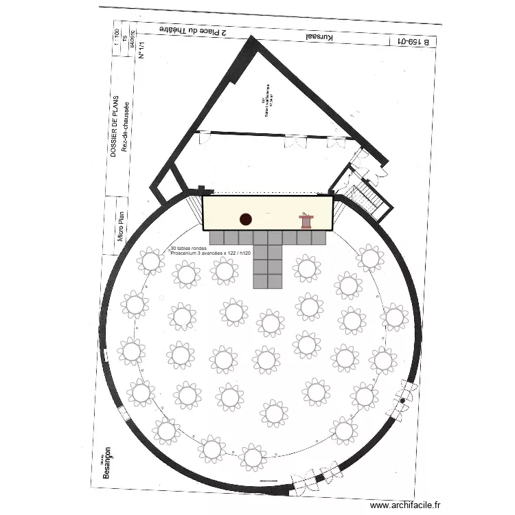 Grande salle 30 tables rondes avec proscenum. Plan de 1 Pièce et 133 m²