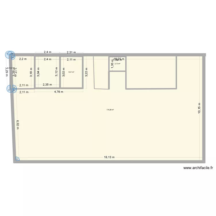 batiment. Plan de 4  et 187 m²
