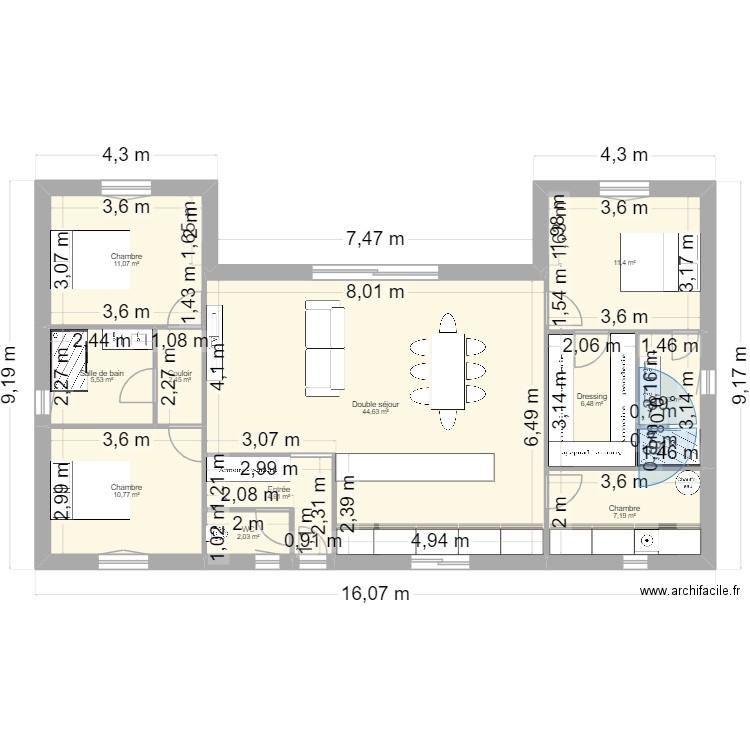 THSTHSHH. Plan de 11 pièces et 111 m2