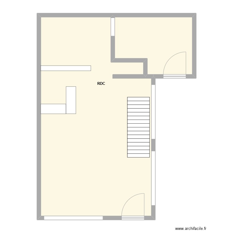ROANNE BIKE RDC. Plan de 2 pièces et 105 m2