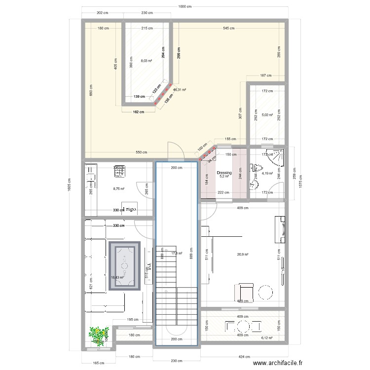 Plan S. Plan de 13 pièces et 140 m2