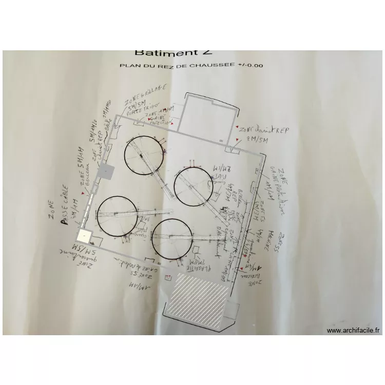 Z 5s. Plan de 6  et 412 m²