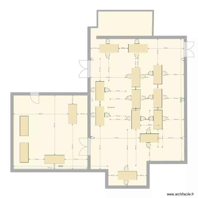 Salle Grainage 16 stands. Plan de 1  et 168 m²