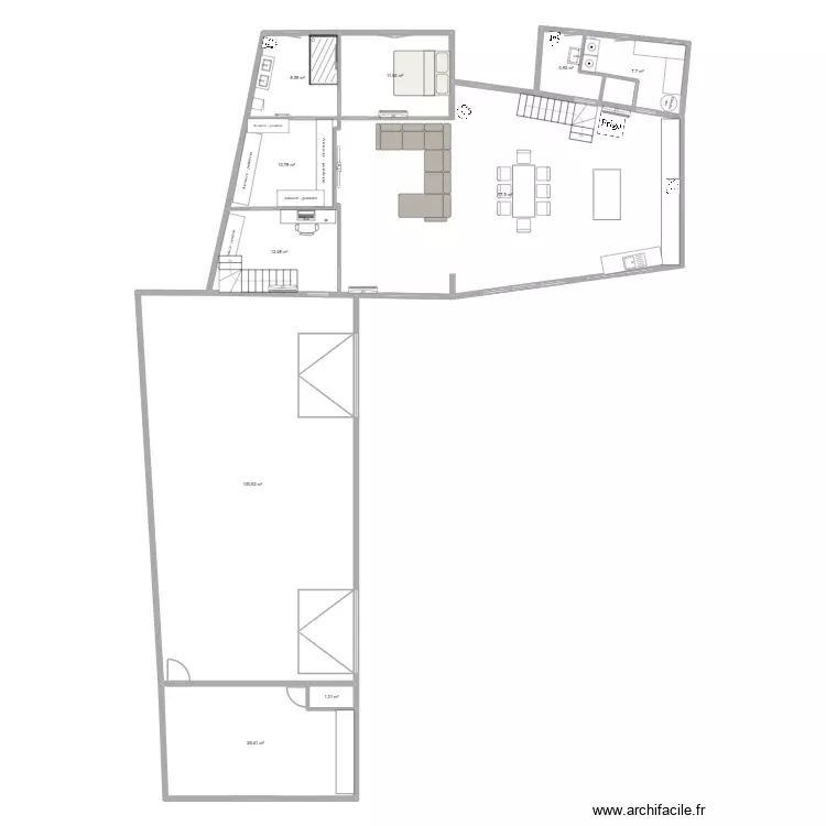 RDC maison meubl&eacute;. Plan de 10 Pièces et 260 m²
