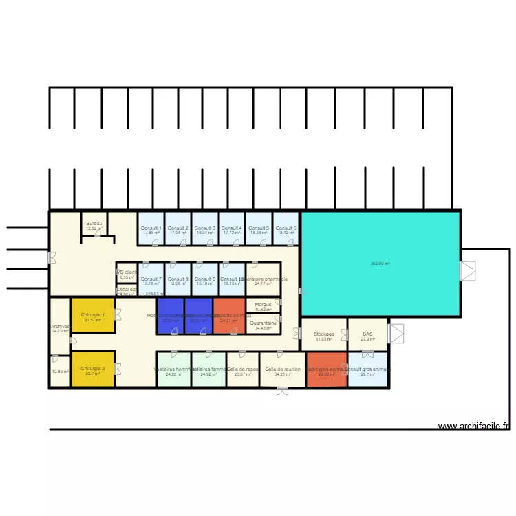 clinique avec parking. Plan de 33 et 1348 m² clinique avec parking. Plan de 33 et 1348 m²