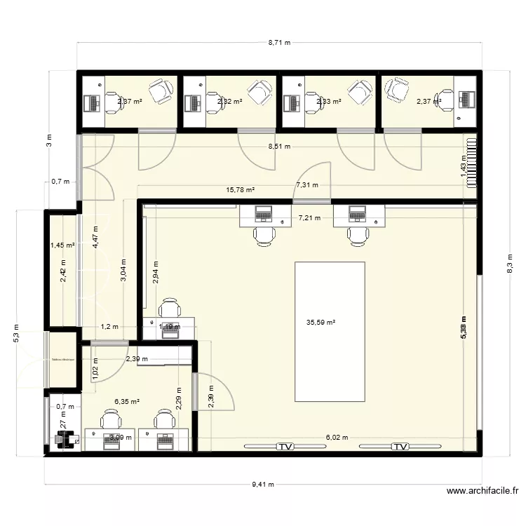 Salle SIMU. Plan de 8  et 68 m²