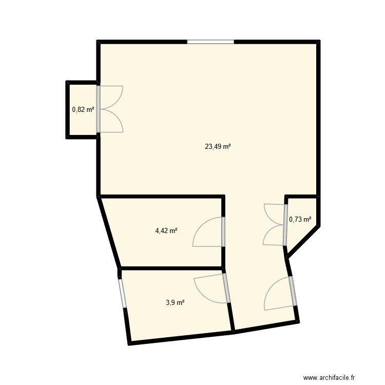 EPEE BASE. Plan de 5 pièces et 33 m2