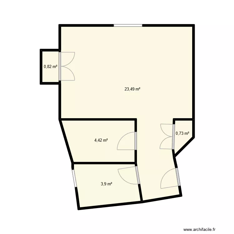 EPEE BASE. Plan de 5 pièces et 33 m²