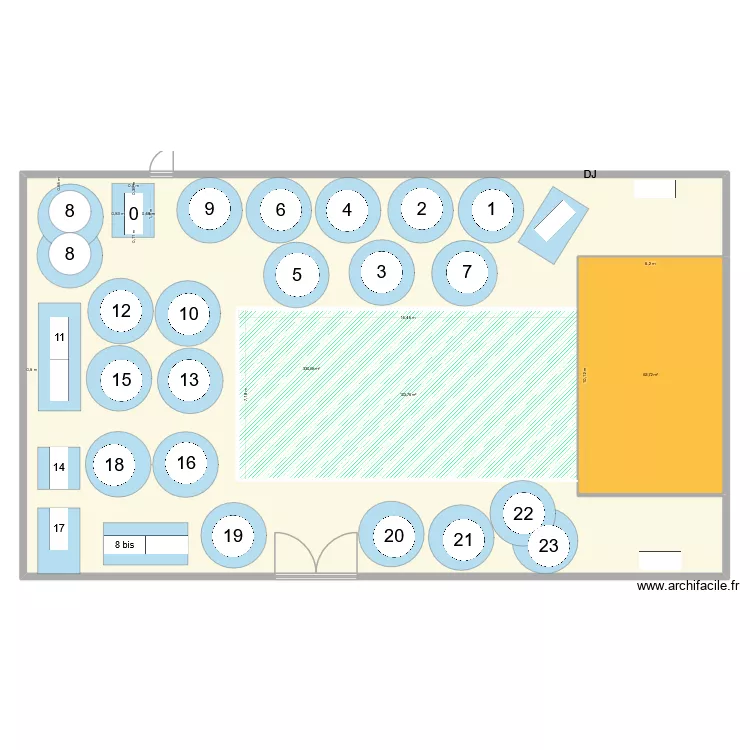 Plan réveillon 2025-2026 avec empattement chaises et 21 tables rondes. Plan de Plan réveillon 2025-2026 avec empattement chaises et 21 tables rondes. Plan de