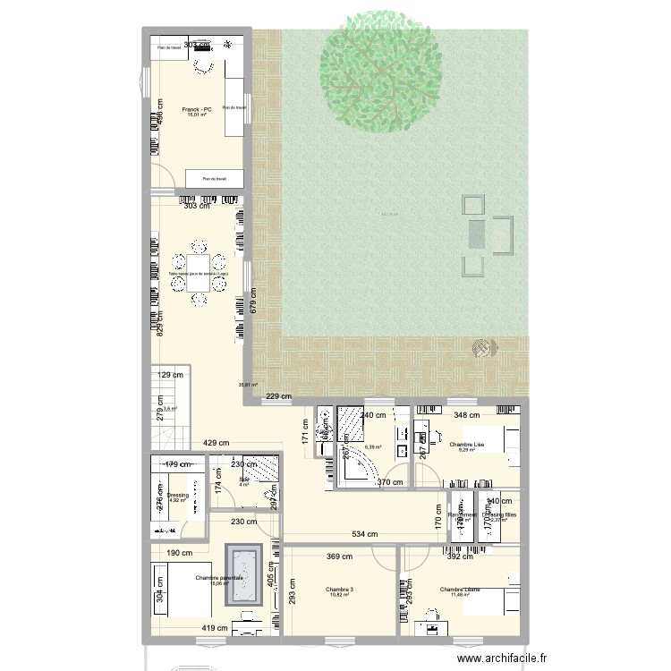 Plaideur. Plan de 19 pièces et 245 m2