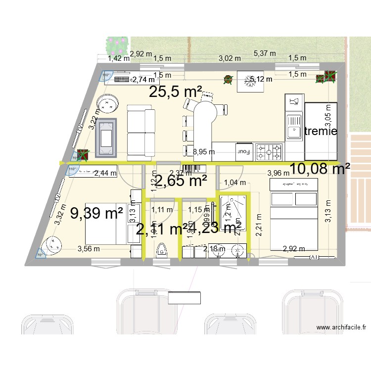 1er etage 1er essai. Plan de 8 pièces et 108 m2