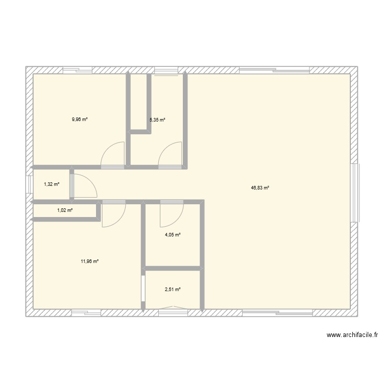 ddfff. Plan de 8 pièces et 83 m2