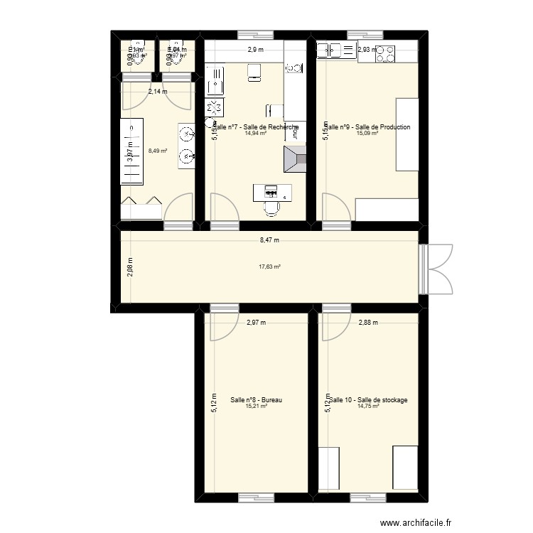 Atelier. Plan de 8 pièces et 88 m2