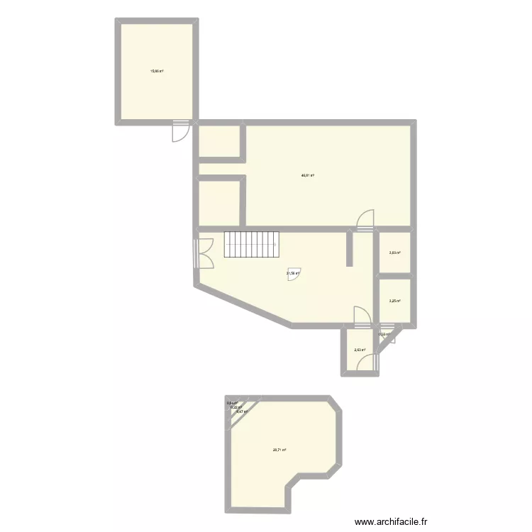 caves et cour piscine. Plan de 11 pièces et 125 m² caves et cour piscine. Plan de 11 pièces et 125 m²