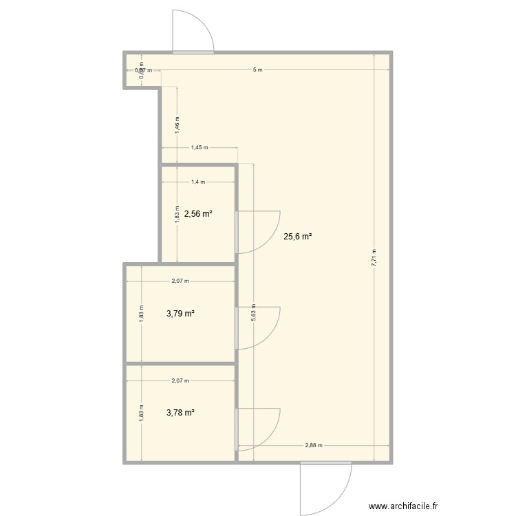Boutique. Plan de 4 pièces et 36 m2