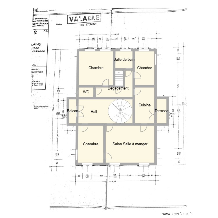1er etage. Plan de 12 pièces et 134 m2