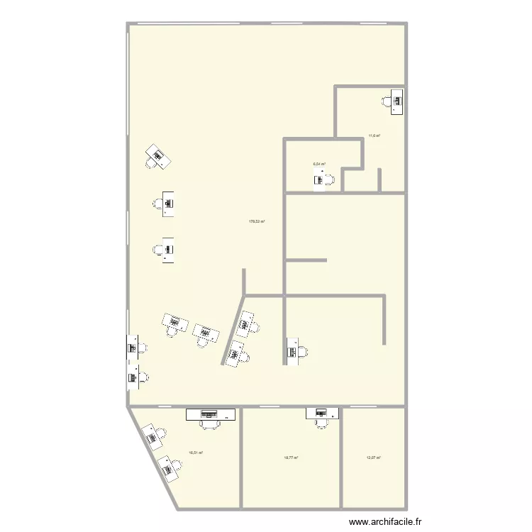 pharma_new_1. Plan de 6 pièces et 244 m²