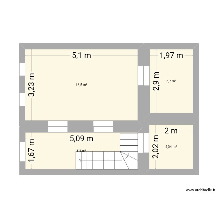 rez-de-chaussée. Plan de 4 pièces et 35 m2