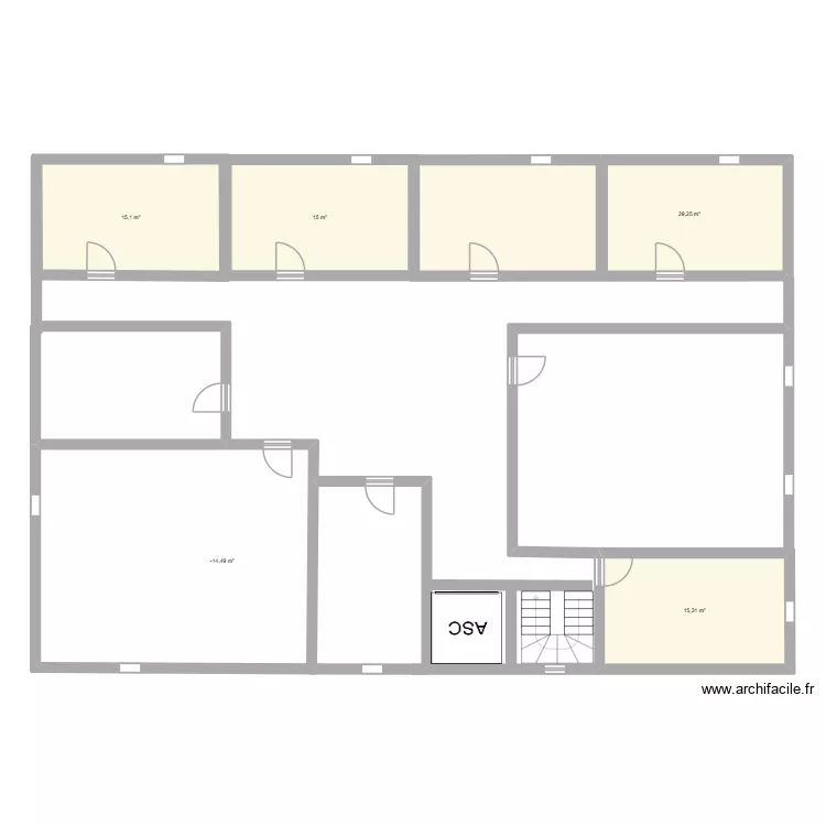 R+1 Boom. Plan de 5 pièces et 135 m²