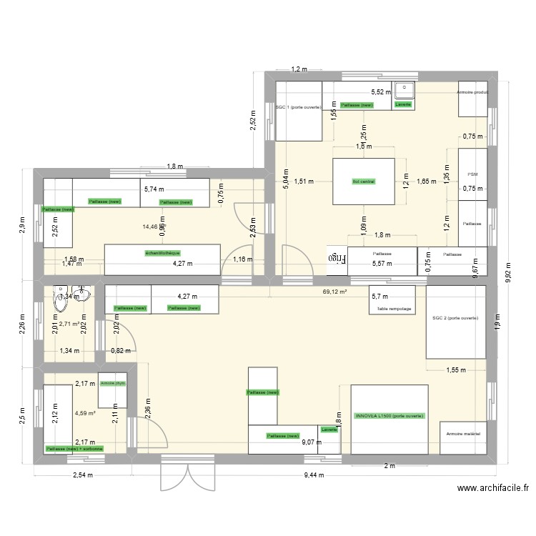 Labo (7 préfabriqués). Plan de 4 pièces et 91 m2
