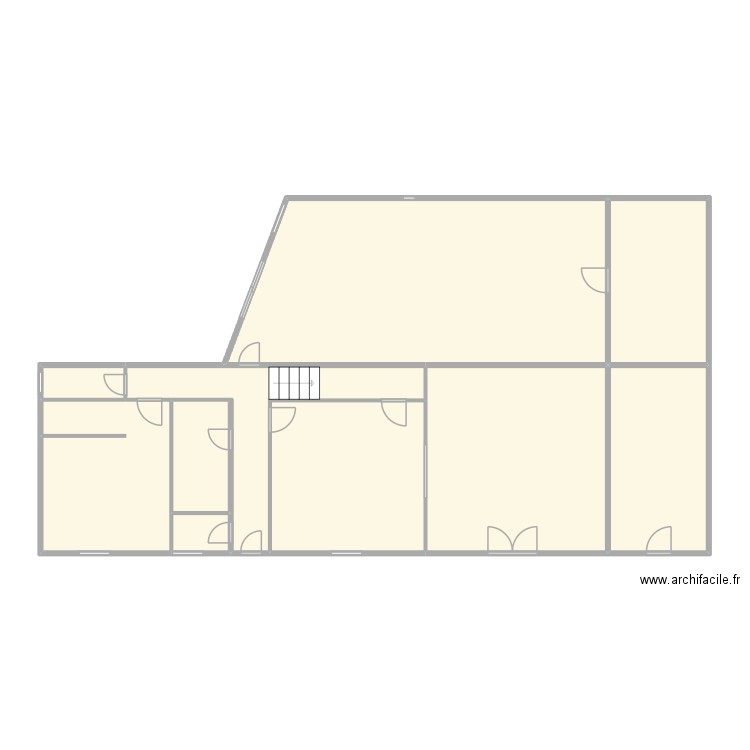 Letourneau RDC Vierge. Plan de 10 pièces et 115 m2
