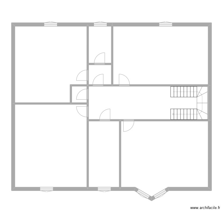 CREACH R+1. Plan de 9 pièces et 175 m2