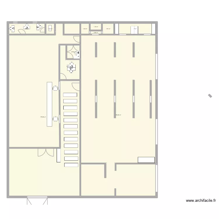 ATELIER. Plan de 11  et 400 m²