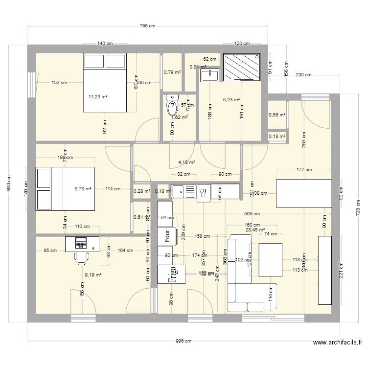 APPART MARINE ET YOYO. Plan de 14 pièces et 72 m2