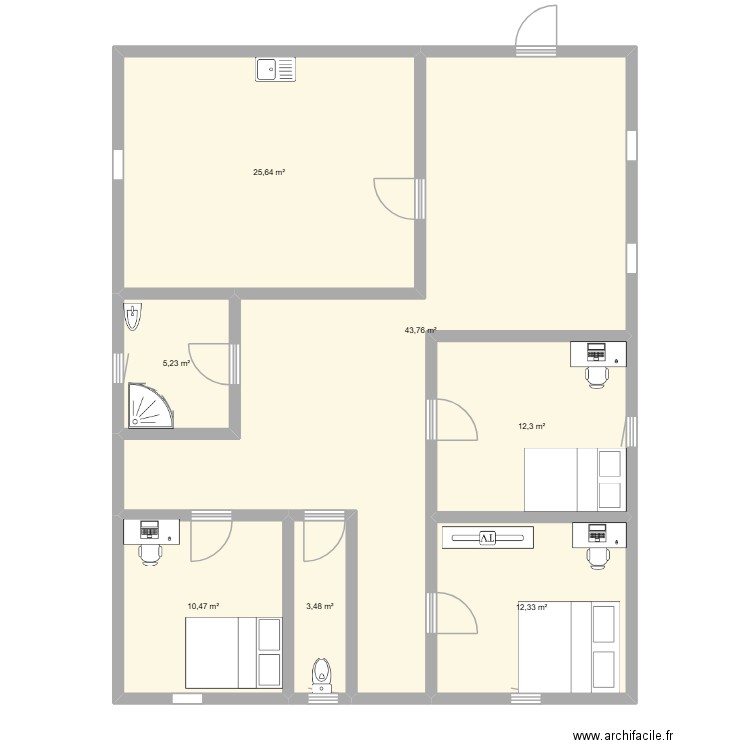 ali. Plan de 7 pièces et 113 m2