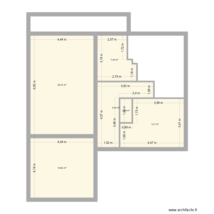 Etage. Plan de 6 pièces et 82 m2