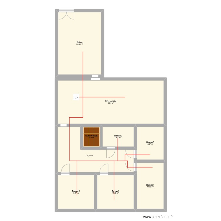 Kiné. Plan de 9 pièces et 136 m2