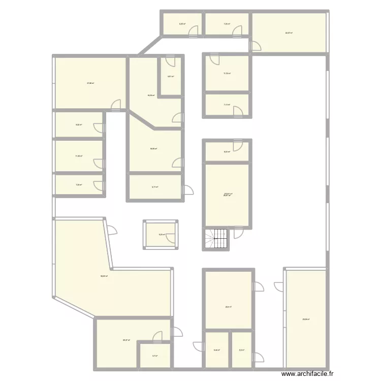 Pipo. Plan de 25  et 661 m²