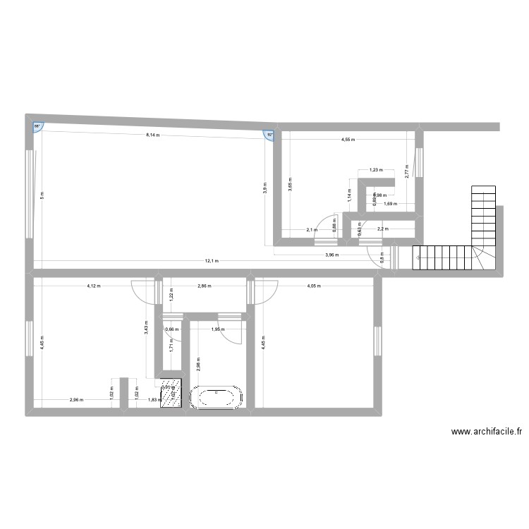 maison. Plan de 8 pièces et 105 m2