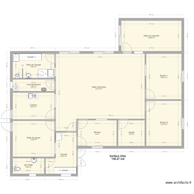 MICRO CRECHE. Plan de 12 pièces et 146 m2