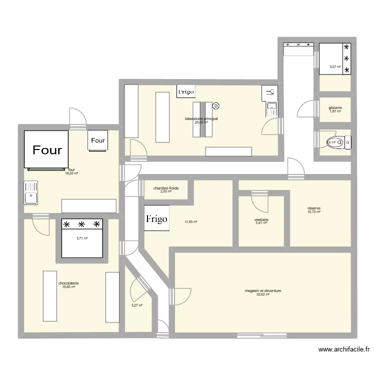 soufferant. Plan de 13  et 140 m²