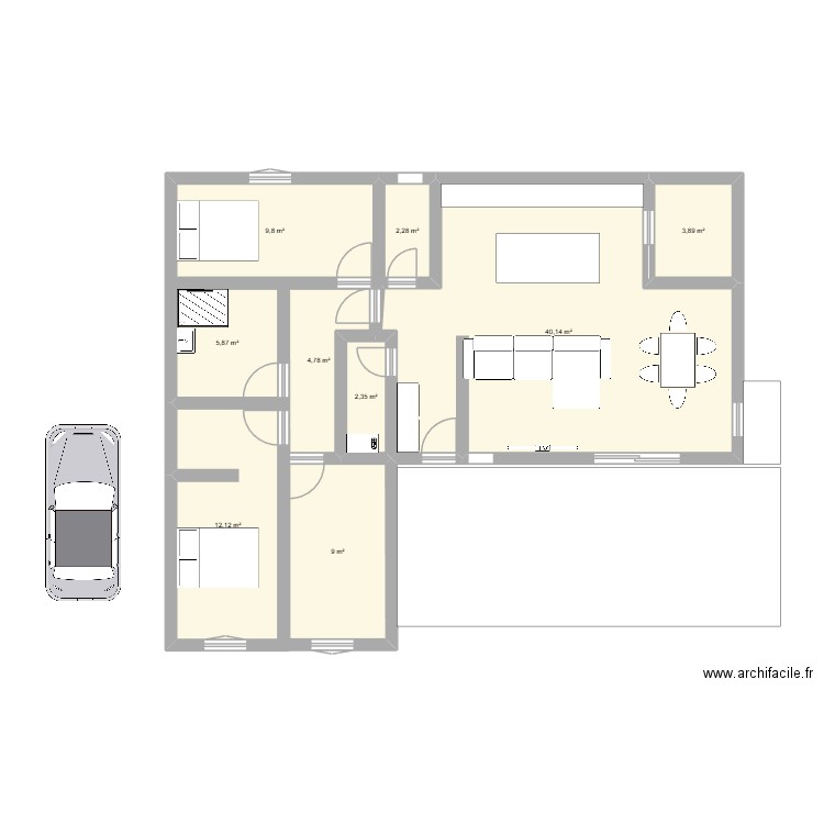90m² en L. Plan de 9 pièces et 90 m2