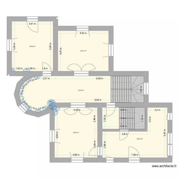 maison parthenay. Plan de 6  et 151 m²