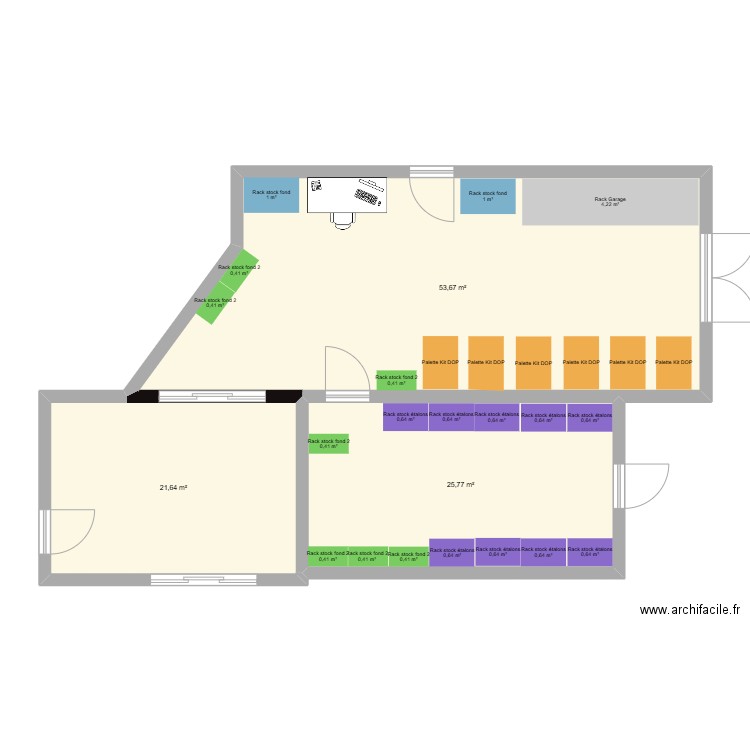 Stock Matériel. Plan de 3 pièces et 101 m2