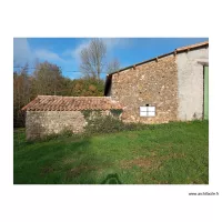 Fa&ccedil;ade cot&eacute; assainissement