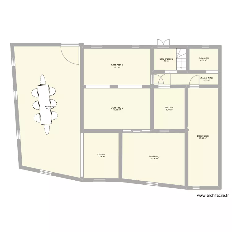 Locaux. Plan de 10 et 164 m² Locaux. Plan de 10 et 164 m²