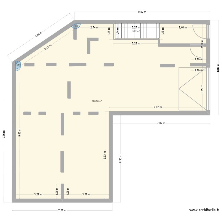 RDC. Plan de 2 pièces et 124 m2